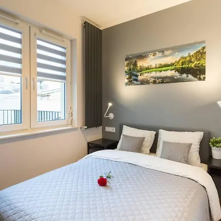 Cozy With Garden Prestigious Location *