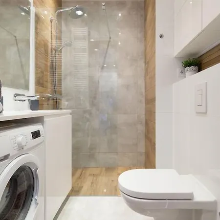 Cozy With Garden Prestigious Location *