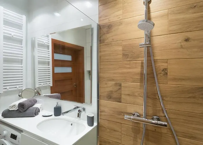 شقة Cozy With Garden Prestigious Location *