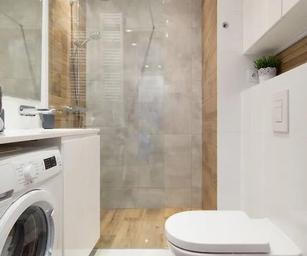 Cozy With Garden Prestigious Location *